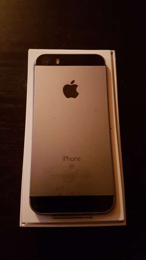 Apple Iphone SE 32gb Space Grey with new samsung vr reality head gear