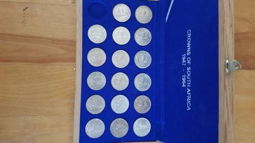 Set 1947-1964 (missing 1959) crowns(5 shillings) in beautiful wooden display case.