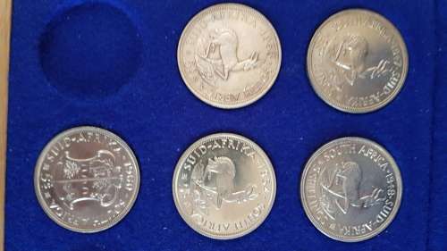 Set 1947-1964 (missing 1959) crowns(5 shillings) in beautiful wooden display case.