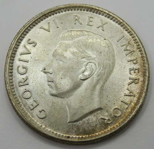 1943 South African 6 Pence / UNC