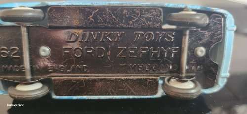 Dinky toys ford