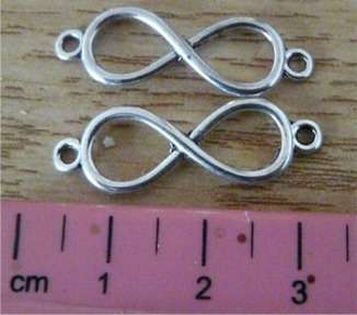 2 Pc Infinity Charm set