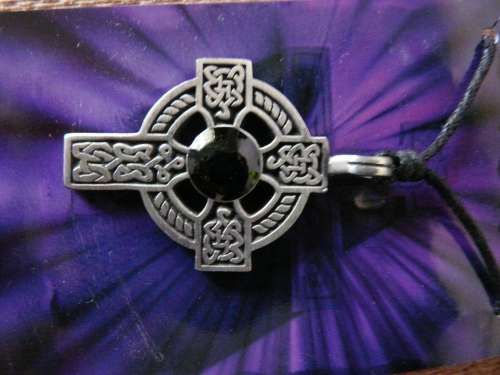 CELTIC CROSS PEWTER PENDANT / NECKLACE 001