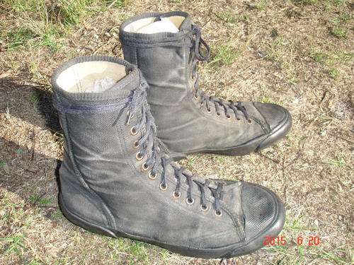 Rhodesian Anti-Tracking boots size 8