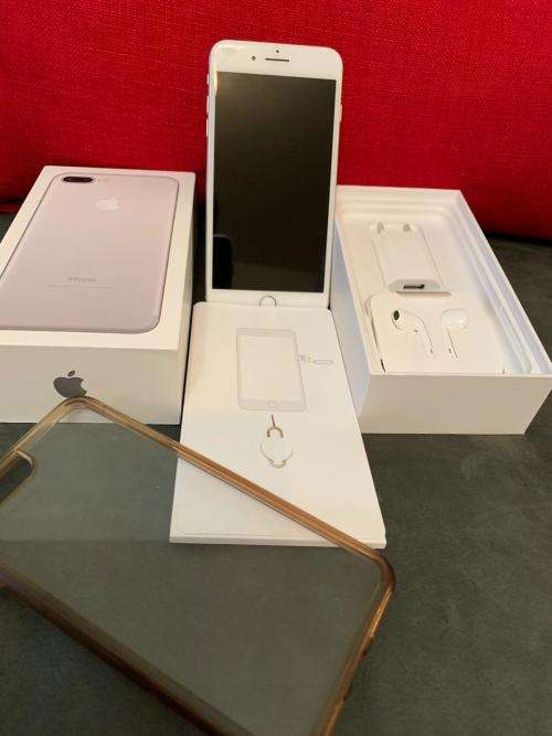 Apple iPhone 7 Plus Silver 32GB in box with accessories