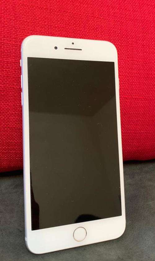 Apple iPhone 7 Plus Silver 32GB in box with accessories