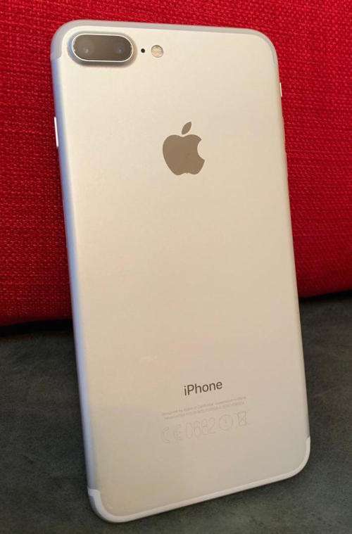 Apple iPhone 7 Plus Silver 32GB in box with accessories