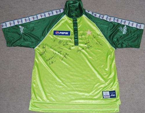 SHOAIB AKHTAR WORN & SIGNED WORLD CUP 99 SHIRT