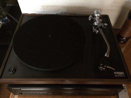 REGA 2 Turntable with ortofan red stylus