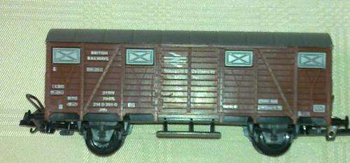LIMA HO CLOSED WAGON. Made in Italy.