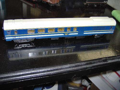 LIMA HO Blue Train composite coach. Made in Italy.