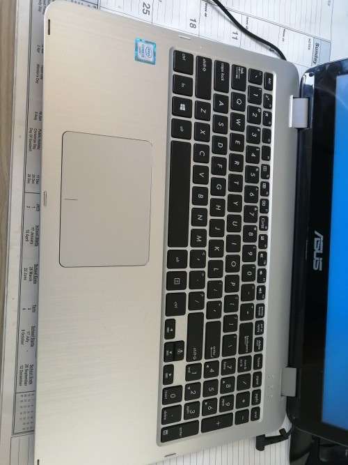 ASUS Vivobook Flip TOUCH Screen *** i5 6th Gen *** 8GB Mem *** 500GB HDD