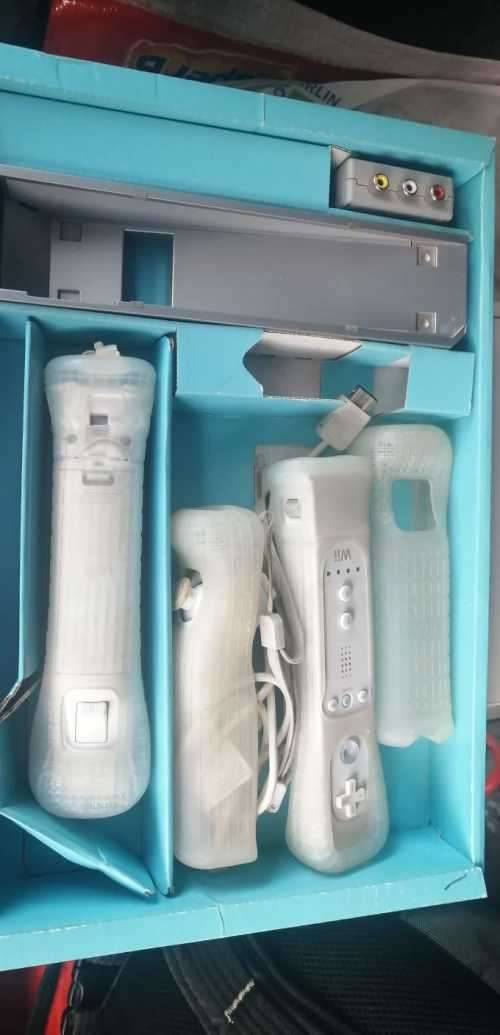 Nintendo Wii PLUS Wii Fit
