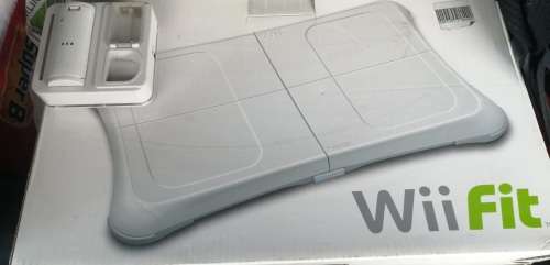 Nintendo Wii PLUS Wii Fit