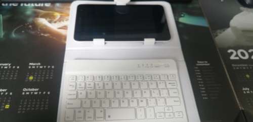 Huawei MediaPad T2 7.0 with case and keybard