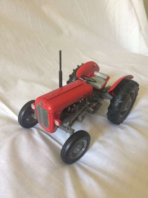 Massey Ferguson 35 (1959) Tractor 1:16