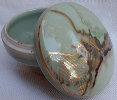 GORGEOUS LITTLE TRINKET BOWL WITH LID - SOFT JADE GREEN WITH HAND PAINTED ABSTRACT DESIGN!!!