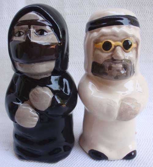 UNIQUE - SALT & PEPPER "SHEIKH'ERS" - BRAND NEW - LOVELY GIFT!