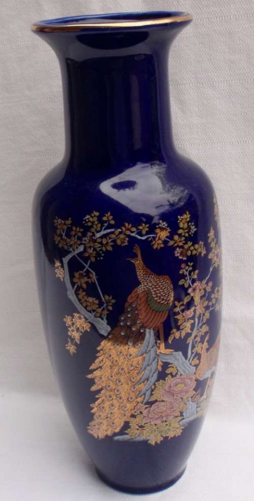 BEAUTIFUL JAPANESE VASE - MIDNIGHT BLUE WITH GOLDEN PEACOCKS - LOVELY CONDITION - GOOD PRICE!!!
