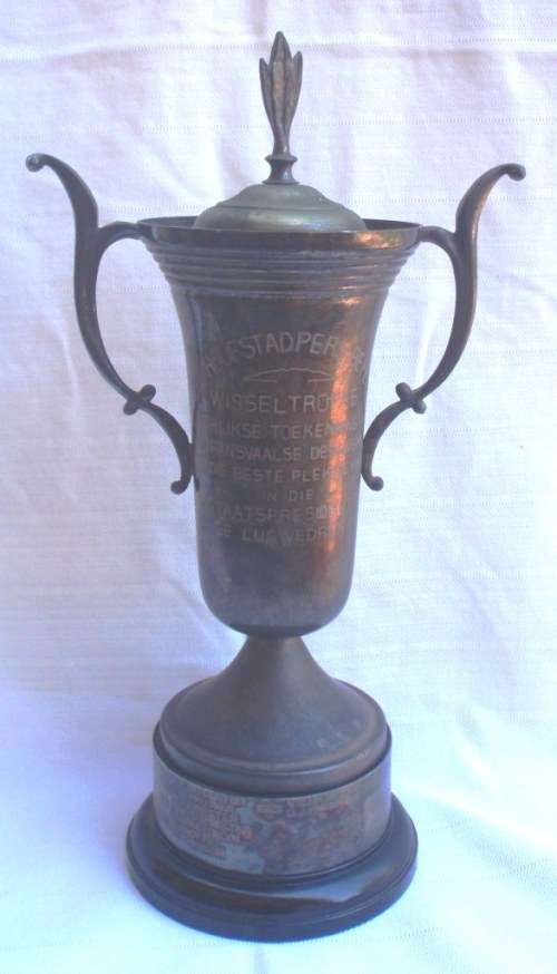 VINTAGE:  AFRIKAANS TROPHY - 'STAATSPRESIDENT SE LUGWEDREN' NAMES DATING BACK 1971 - COLLECTIBLE