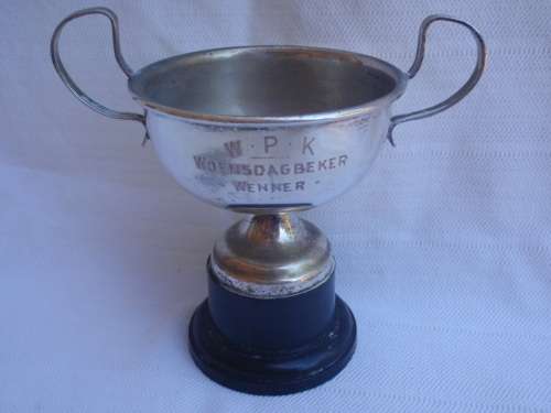 VINTAGE: TROPHY - "WOENSDAGBEKER WENNER"  LOVELY OLD SILVER PLATE ITEM