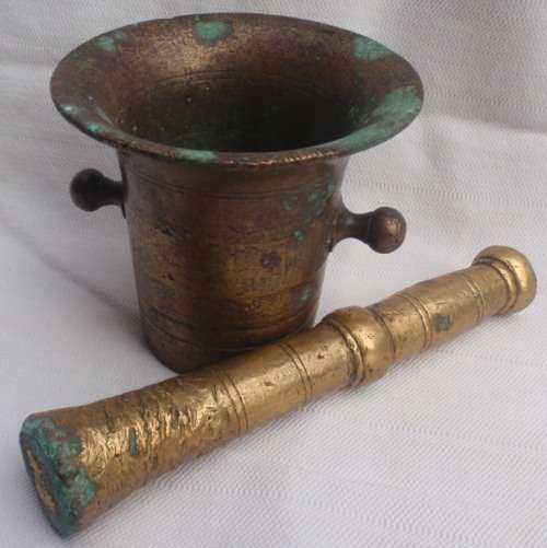ANTIQUE - BRASS PESTLE and MORTAR - ORIGINAL PATINA - WEIGHS 1,430 GRAMS - SO COLLECTABLE!!!