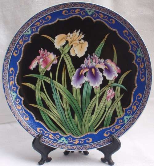 BEAUTIFUL  DISPLAY PLATE - IMPERIAL HOKKAIDA IMARI -IRISES