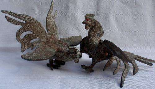 VINTAGE - HEAVY & SOLID BRASS HAND TOOLED "FIGHTING COCKS" REAL CHARACTER PIECES!