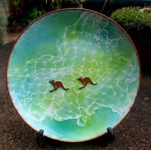 KANGAROOS - BEAUTIFUL HAND MADE ITEM FROM AUSTRALIA