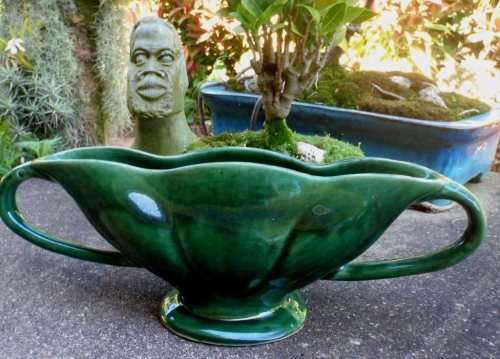 VINTAGE CIRCA 1940 -50s DROSTDY (186)  LOVELY LARGE, DEEP GREEN VASE. ABSOLUTELY BEAUTIFUL!