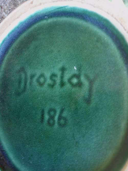 VINTAGE CIRCA 1940 -50s DROSTDY (186)  LOVELY LARGE, DEEP GREEN VASE. ABSOLUTELY BEAUTIFUL!