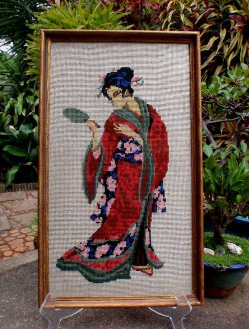 VINTAGE: BEAUTIFUL TAPESTRY "GEISHA" - JEWEL LIKE COLOURS, REALLY GORGEOUS!