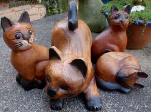 BALINESE HAND CARVED CATS - CALLING ALL CAT LOVERS, THIS IS FOR YOU!