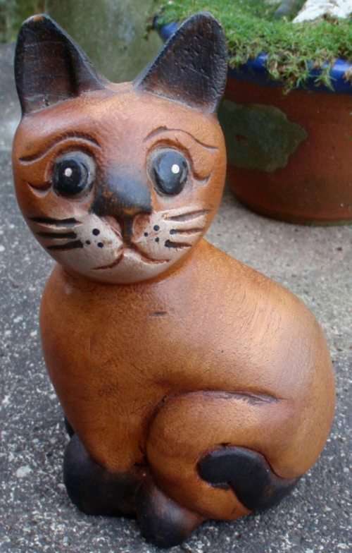 BALINESE HAND CARVED CATS - CALLING ALL CAT LOVERS, THIS IS FOR YOU!