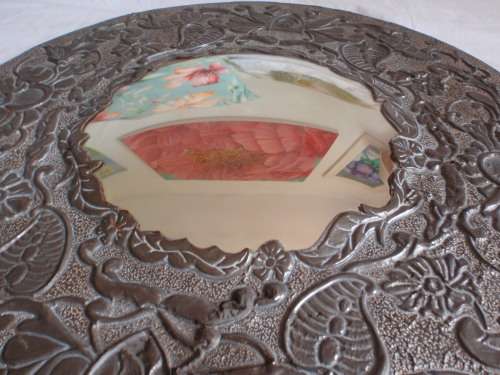 VINTAGE - BEAUTIFUL HAND BEATEN PEWTER FRAMED MIRROR - GORGEOUS  ROUND MIRROR WITH DOME GLASS.