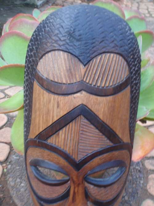 AFRICAN TRIBAL MASK - EXPERTLY HAND CARVED - A WONDERFUL PIECE OF AFRICAN ARTISTRY!