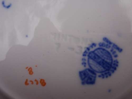 Minton antique Lyre pattern - 5 saucers and 2 side plates - circa 1850.