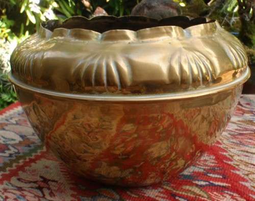 Vintage brass bowl, potplant holder. Lovely old piece with character.