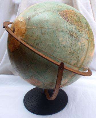 VINTAGE - READER'S DIGEST GREAT WORLD GLOBE 1970 - FABULOUS DECOR ITEM!!!