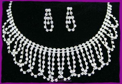 JT - **NEW!!** AUSTRIAN CRYSTAL Necklace, Bracelet & Earring Set