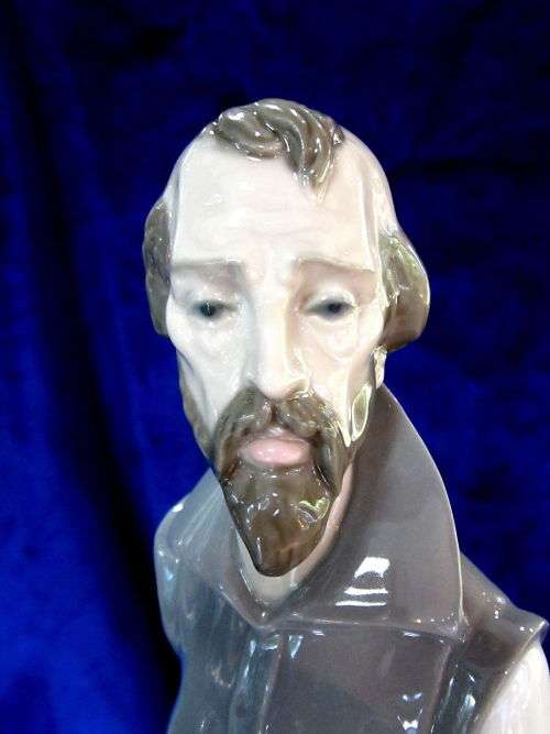 NAO BY LLADRO #305 DON QUIXOTE READING BRAND  MAN WITH SWORD BOOK TALL