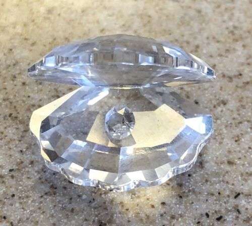 Swarovski Crystal Oyster With Crystal Pearl Clam Shell #