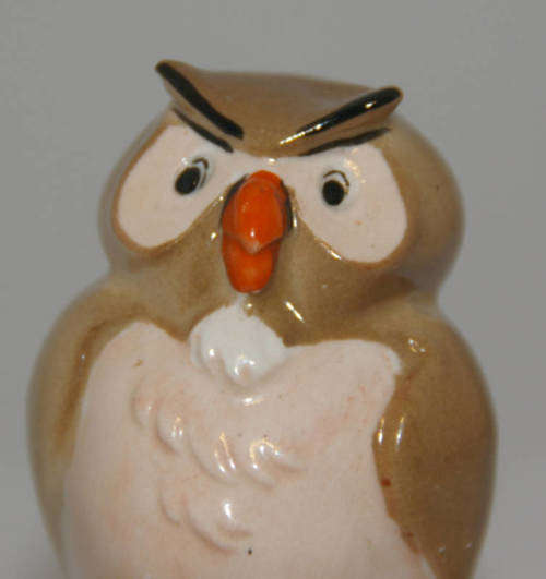 BESWICK-DISNEY-WINNIE-THE-POOH-OWL-2216-GOLD-BACKSTAMP  #