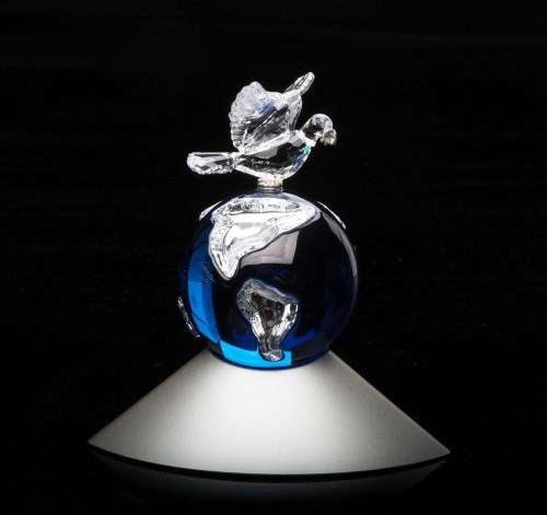 SWAROVSKI VERY STYLISH CRYSTAL PLANET VISION 2000 - BOXED #