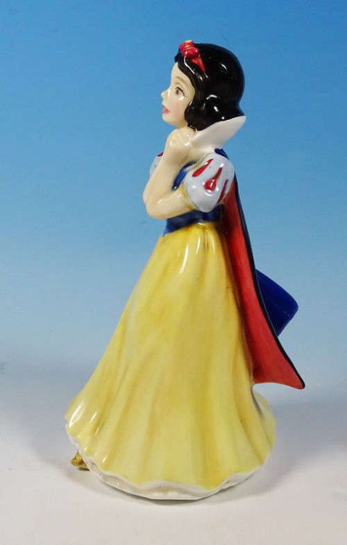 Royal Doulton Walt Disney Classic Snow White Figure SW9 *