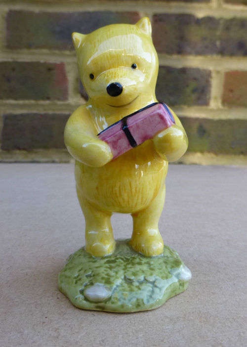 Disney Royal Doulton Winnie The Pooh Collection - Present WP18 *