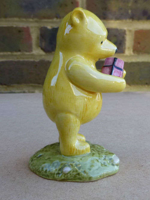Disney Royal Doulton Winnie The Pooh Collection - Present WP18 *