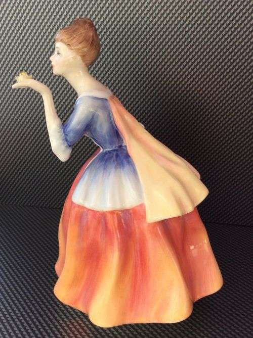 Royal Doulton Figurine Fleur Rare HN 2369