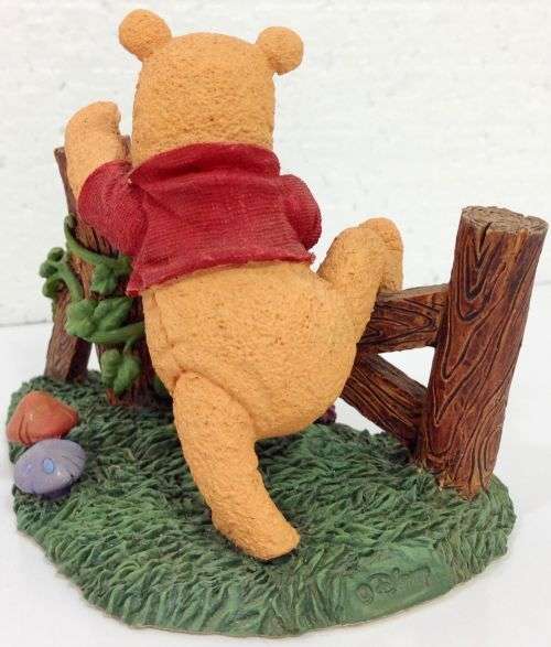 Winnie the Pooh Figurine Disney Simply Pooh SMALL STEPS MAKE GREAT ADVENTURES