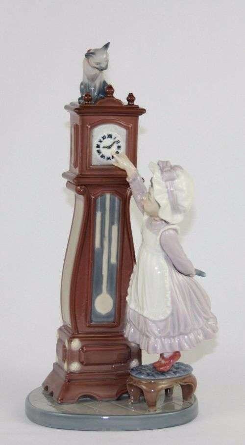 LLADRO `BEDTIME` #5347 FIGURINE ~ GIRL W/CAT ON GRANDFATHER CLOCK #